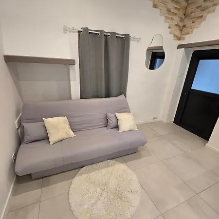 Proche Des Arenes 尼姆