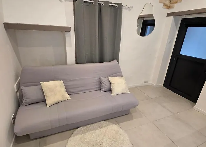 Proche Des Arenes Νιμ