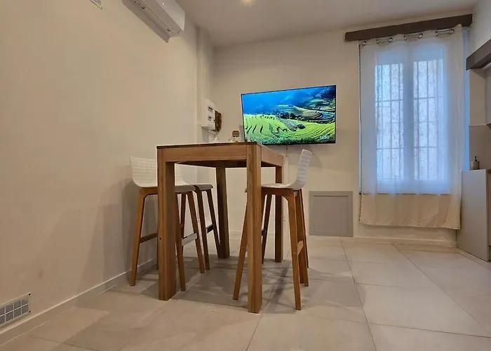 Proche Des Arenes * Νιμ